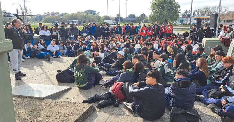 Alumnos de colegios de Laferrere participaron de un encuentro en Luján