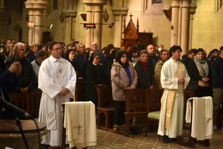 Azul: Mauro Duclós y Pablo Guerrero recibieron su ordenación sacerdotal
