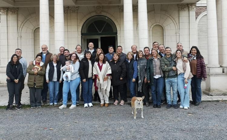 Azul tuvo su Jornada Jubilar de parejas y matrimonios