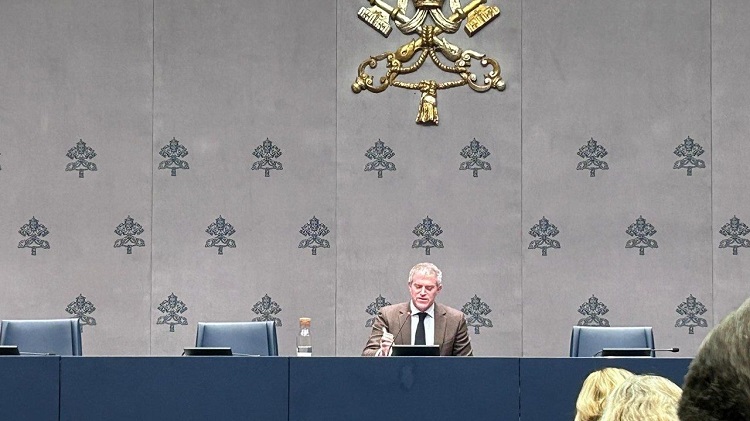 Bruni: desde Mónaco, el Papa hablará por primera vez a Europa