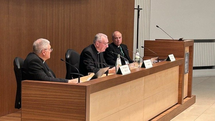 Card. Parolin: el derecho debe gobernar la IA para reducir las desigualdades