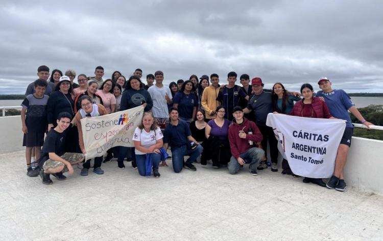 Cáritas reunió a 55 jóvenes del NEA para fortalecer el Plan Emaús