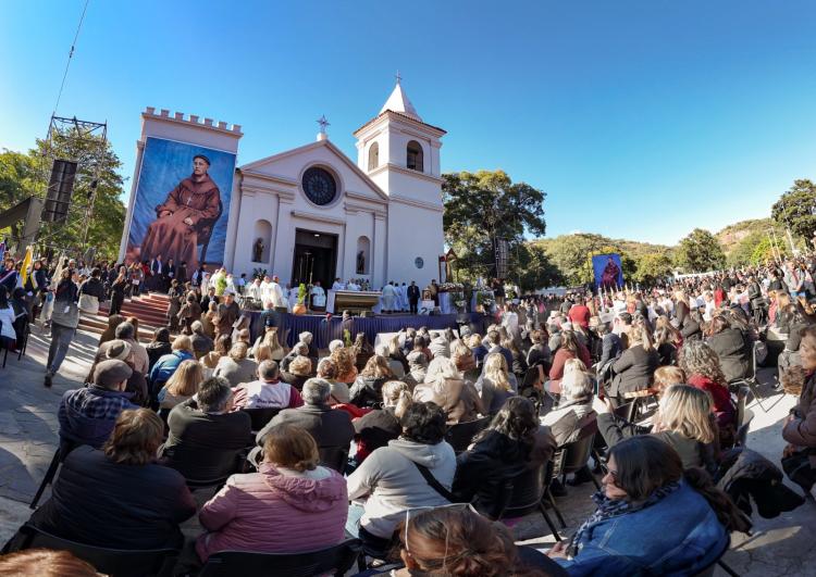 Catamarca: multitudinaria celebración por el bicentenario del natalicio del beato Esquiú