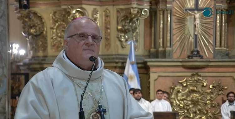 El nuncio a los argentinos: '¡Dios los ama! ¡El papa León también los ama!'