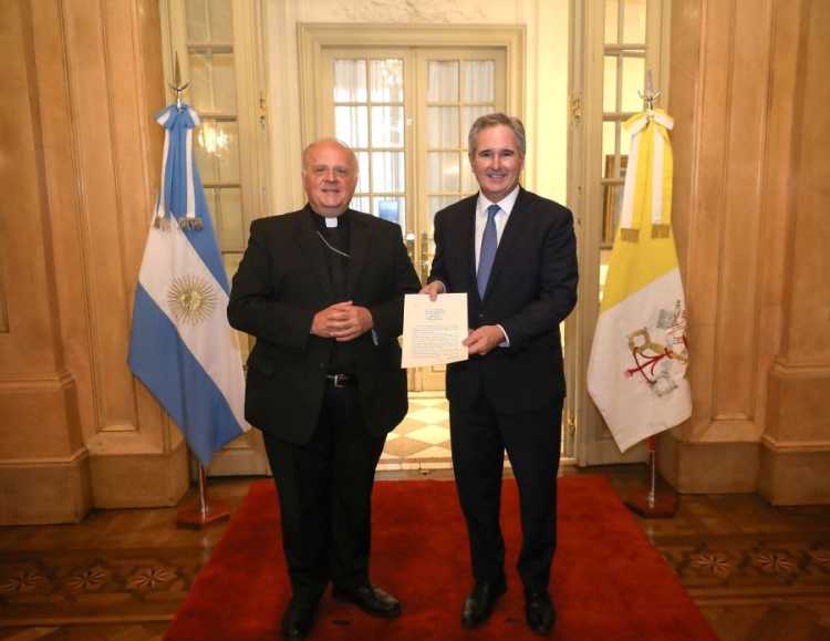 El nuevo nuncio apostólico fue recibido por el canciller Quirno