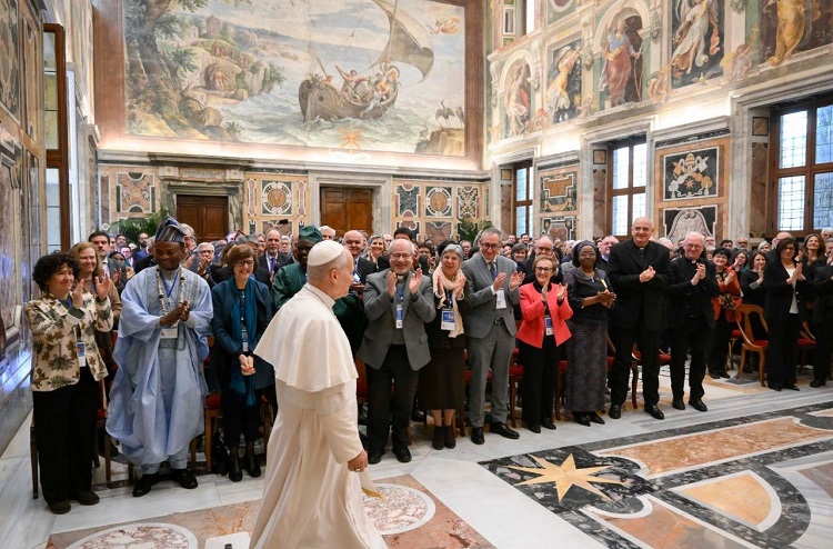 El Papa a los Focolares: Sean un contrapeso a la violencia y al odio
