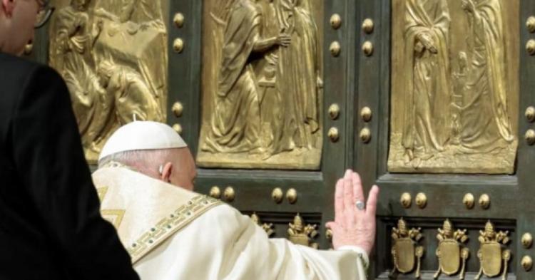 El Papa abrió la Puerta Santa, dando inicio al Año Santo de la esperanza