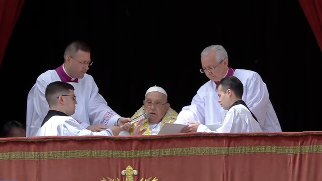 El Papa en el Urbi et Orbi: 'La paz no es posible si no hay libertad religiosa'