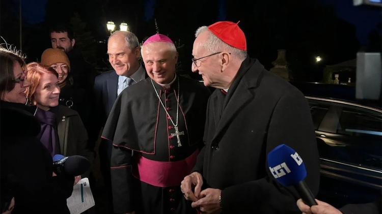 El Vaticano expresó preocupación por Irán y alentó una salida pacífica en Venezuela