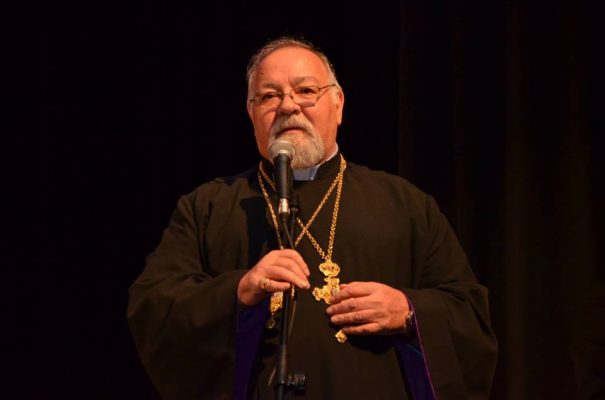 Pesar por la muerte del ex primado de la Iglesia Apostólica Armenia