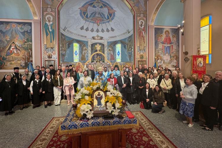 Fiesta y consagración de nuevos frescos en la catedral ucraniana