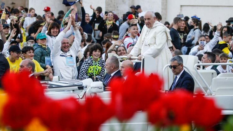 Francisco anima a los jóvenes a no tenerle miedo a la vida