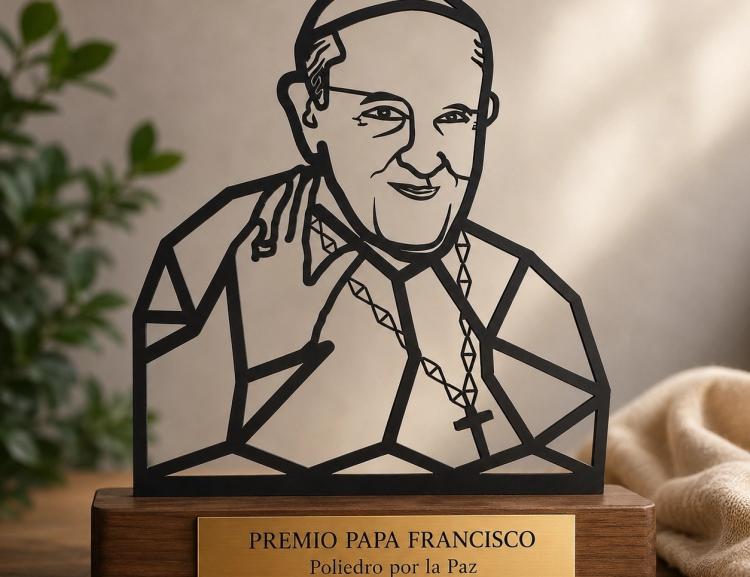 Instituyen el Premio Papa Francisco - Poliedro por la Paz