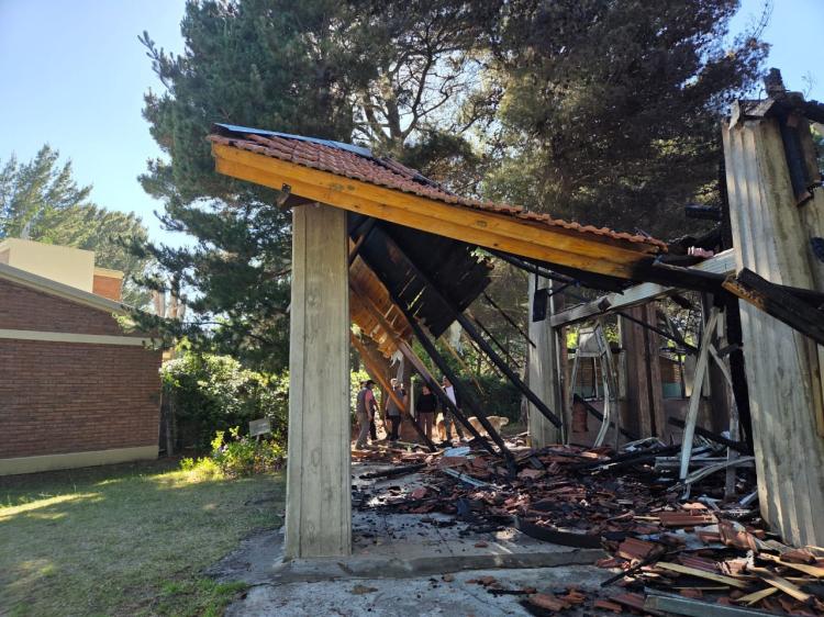 Investigan el incendio de la capilla Sagrada Familia de Pehuen Có