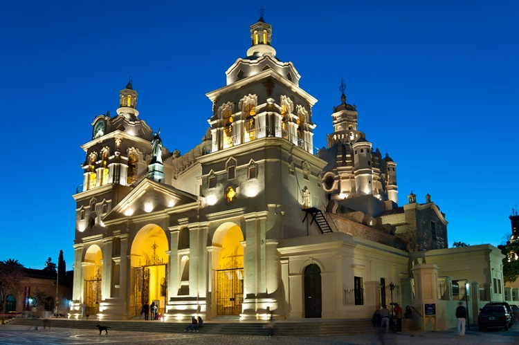 La catedral de 'la docta" espera a León XIV