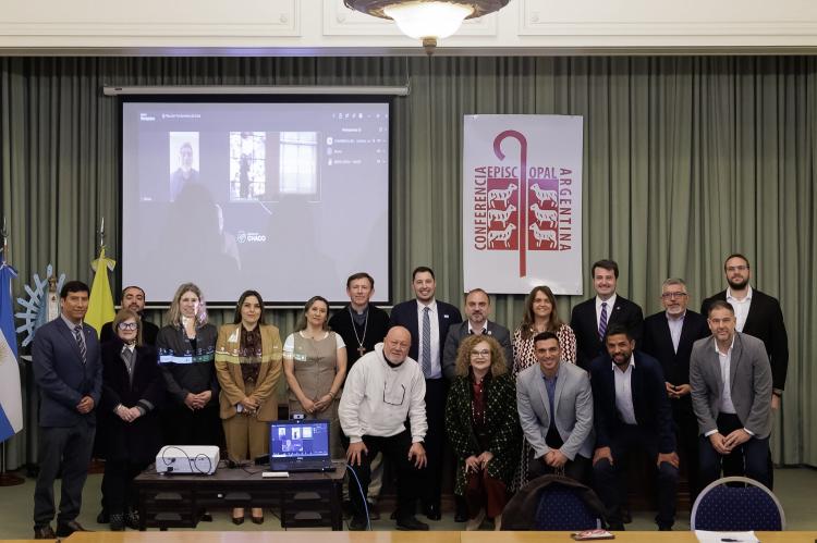 La CEA reunió a autoridades de Culto para coordinar la visita de León XIV