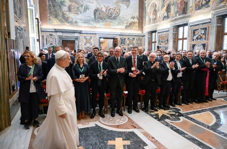 'La crisis de la democracia comienza con el olvido de Dios', advirtió el Papa