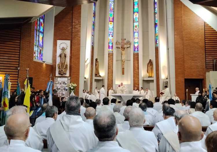 La diocesis de Avellaneda-Lanús vivió la fiestas patronales con el nuncio apostólico