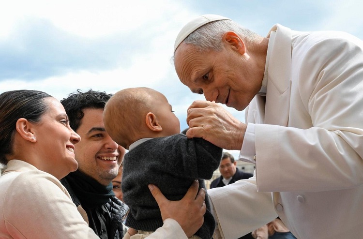 León XIV pide a los católicos ser una Iglesia 'extrovertida'