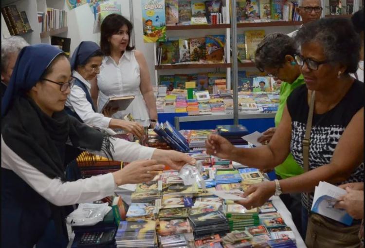 Los stands católicos brillan en la Feria del Libro de Buenos Aires 2025