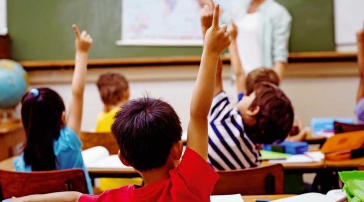 Mons. Azpiroz Costa saludó a 'todos los que viven la pasión de educar y educarse'