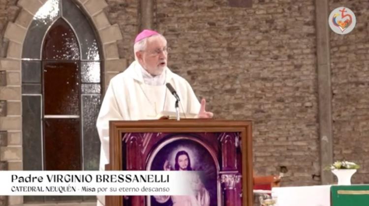 Mons. Bressanelli, el obispo que eligió volver a su comunidad como un hermano más