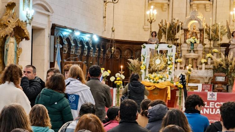Mons. Carrara: 'La caridad es el criterio del verdadero culto'