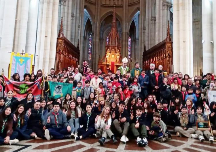 Mons. Carrara a la familia scout: 'La vida en comunidad y el servicio'
