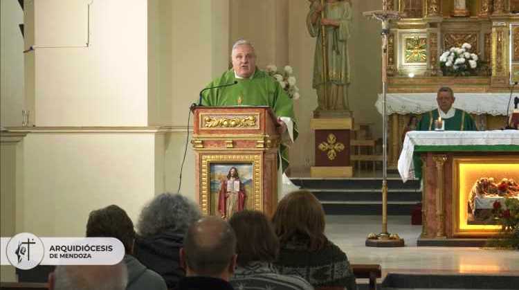 Mons. Colombo: 'Jesús nos sacia con su Palabra y con el Pan de vida'