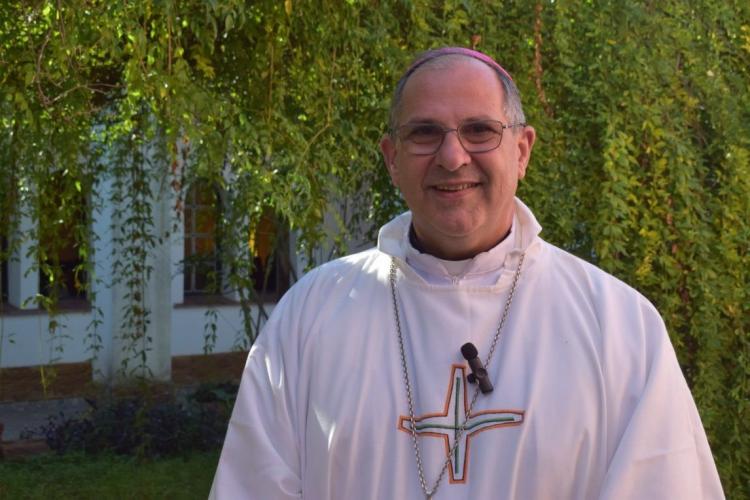 Mons. Corral: 'El Papa está muy presente con el compromiso por la paz'