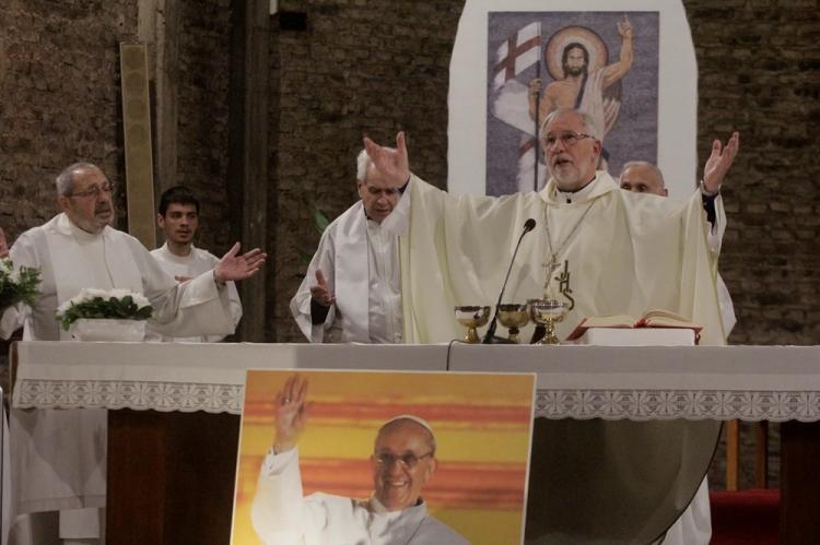 Mons. Croxatto propone una oración para rezar hasta que salga elegido el nuevo Papa