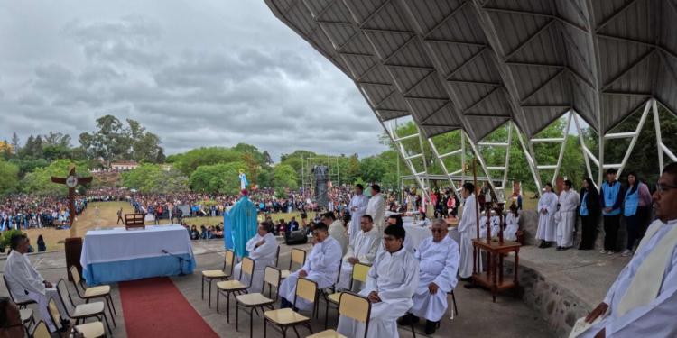 Mons. Fernández a los jóvenes: 'Caminen como peregrinos de esperanza'