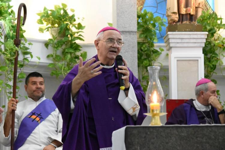 Mons. Luis Fernández celebra sus bodas de oro sacerdotales