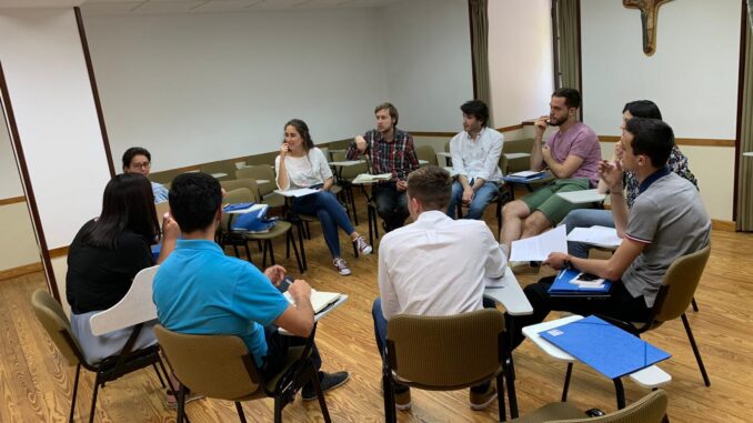Mons. Macín convocó a los catequistas a anunciar la esperanza