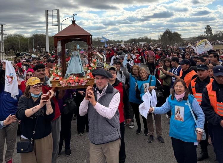 Monte Quemado: multitudinaria manifestación de fe a la Virgen del Carballo