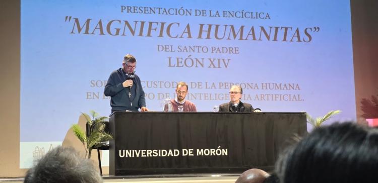 Morón presentó 'Magnifica humanitas' en preparación para la visita del Papa