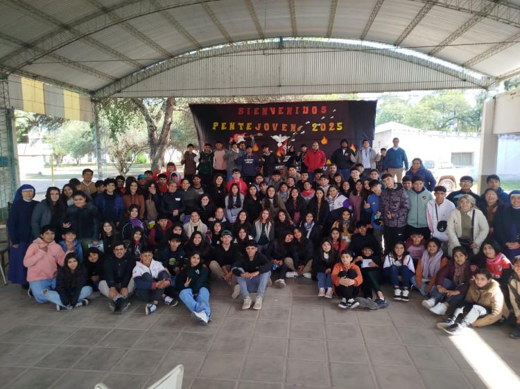 Jóvenes de la diócesis de Añatuya celebraron al Espíritu Santo