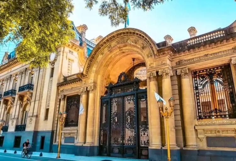 Palacio San Martín: la antigua residencia de los Anchorena que albergará el encuentro interreligioso