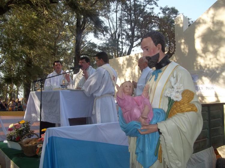 Reconquista: 'Tomemos en brazos a nuestros niños', el llamado por san Cayetano