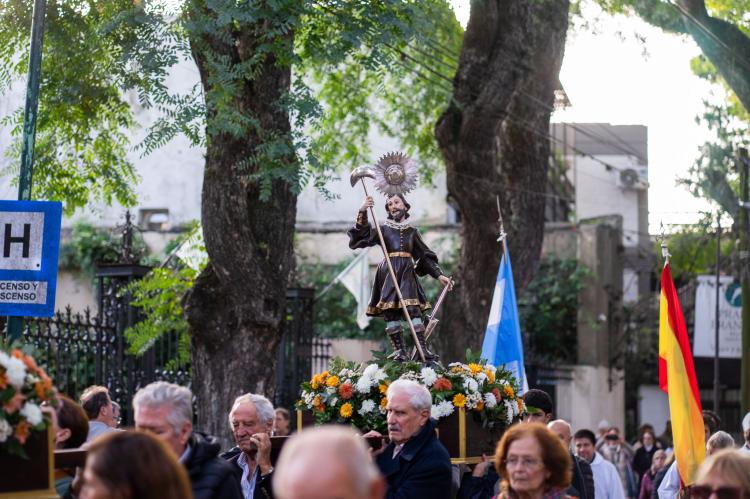 San Isidro celebró sus fiestas patronales con una multitudinaria procesión