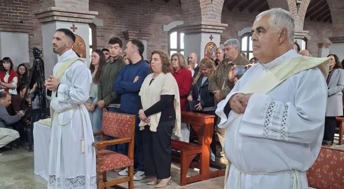 San Luis: Mons. Barba ordenó dos nuevos sacerdotes en Merlo