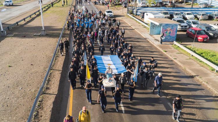 Una multitud de peregrinos rezaron a la Virgen de Luján en Centenario