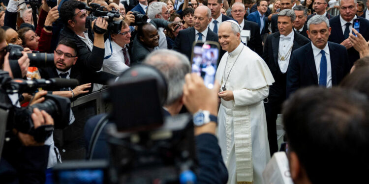 Viene León XIV: capacitación a periodistas para la cobertura de la visita papal